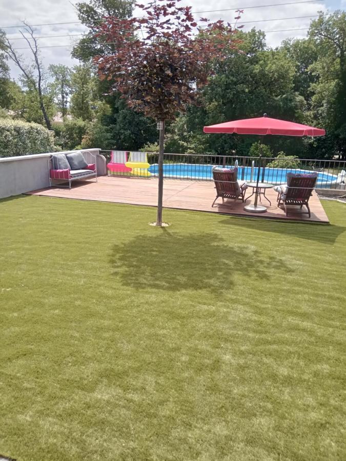 Chez Lulu Hotel Saint-Saturnin-d'Apt Bagian luar foto