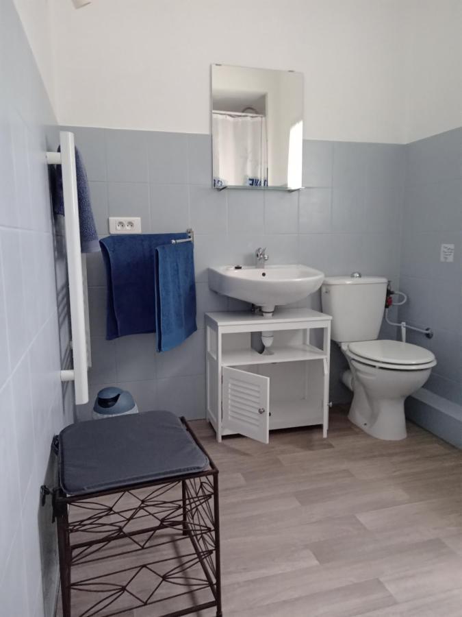 Chez Lulu Hotel Saint-Saturnin-d'Apt Bagian luar foto