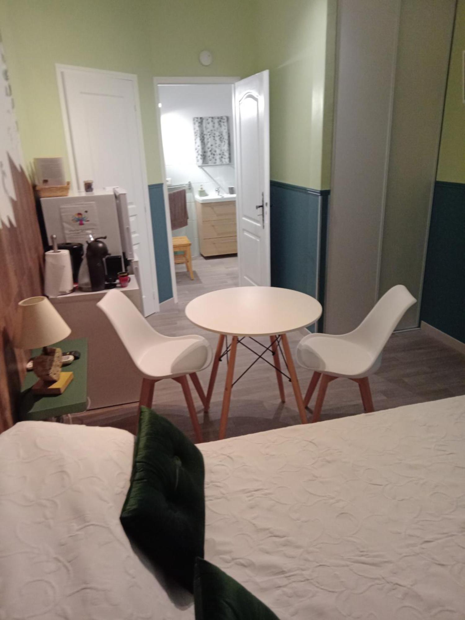 Chez Lulu Hotel Saint-Saturnin-d'Apt Bagian luar foto