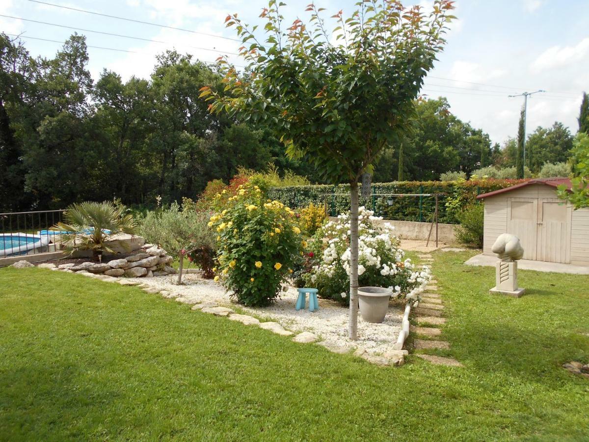 Chez Lulu Hotel Saint-Saturnin-d'Apt Bagian luar foto